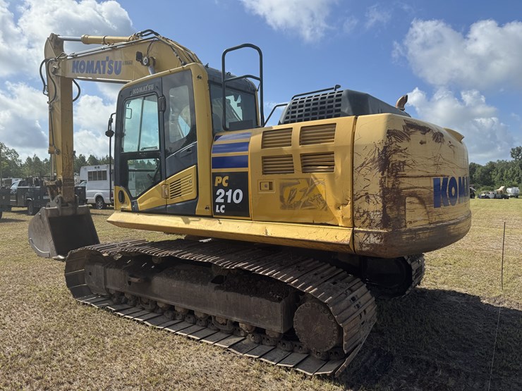 2015-komatsu-pc210-lc-image-10