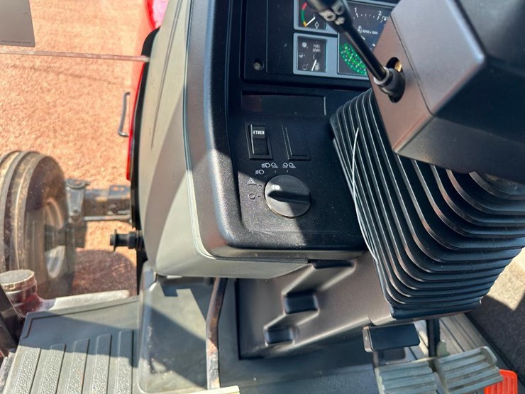1990-case-ih-5140-image-50