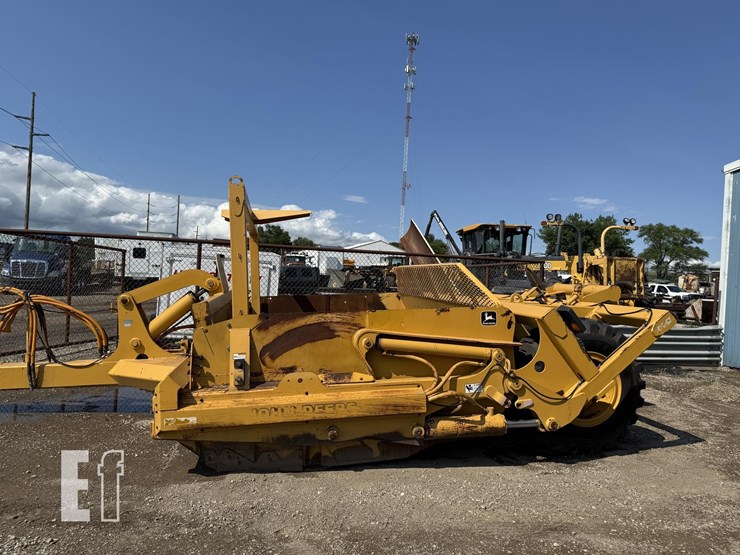 2000-deere-1812c-image-15