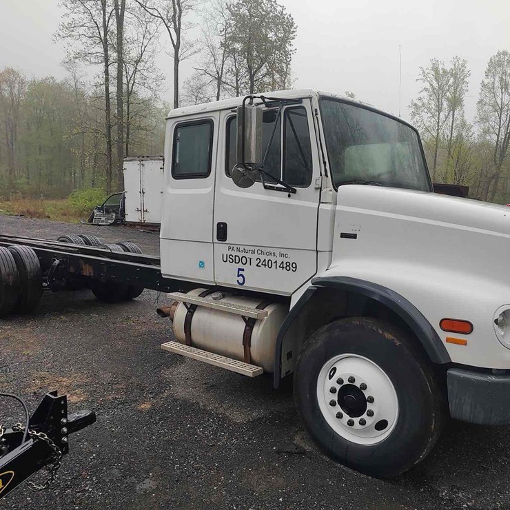2004 FREIGHTLINER FL112
