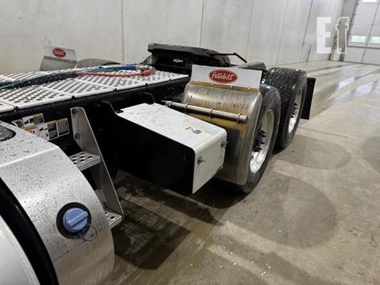 2022-kenworth-t680-image-5