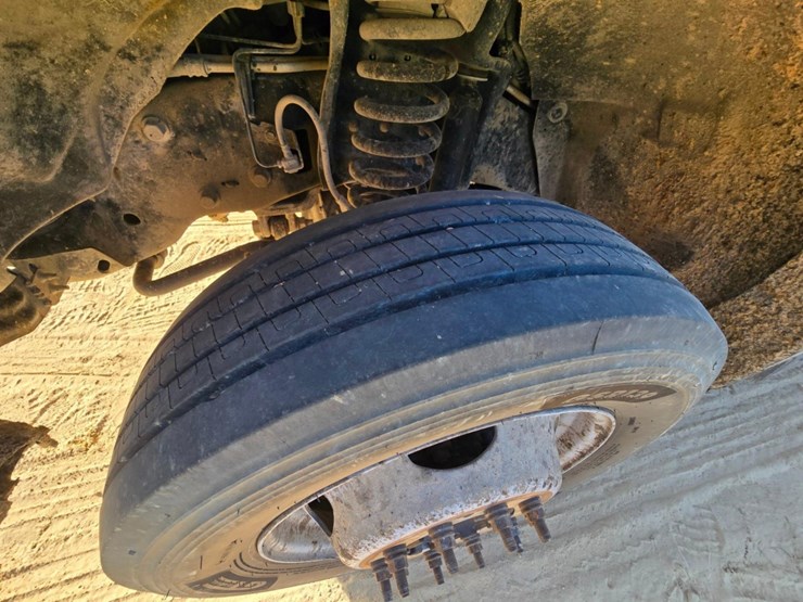 2016-ford-f550-image-38