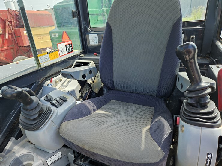 2019-deere-60g-image-10