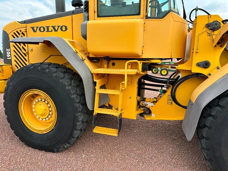 2006-volvo-l90e-image-11