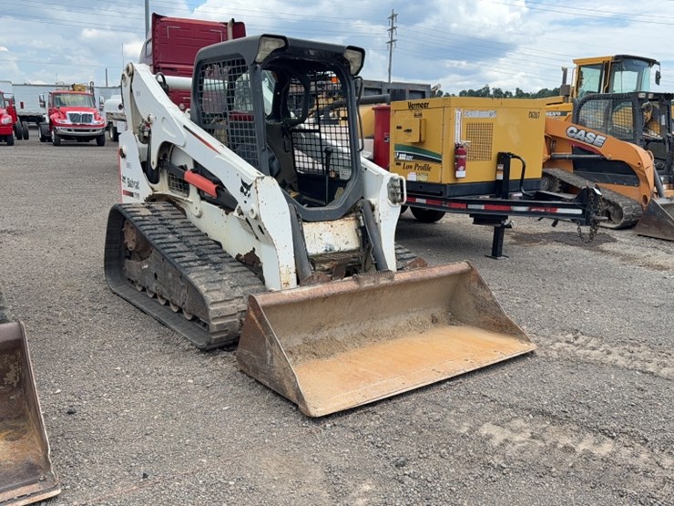 2011-bobcat-t750-image-3
