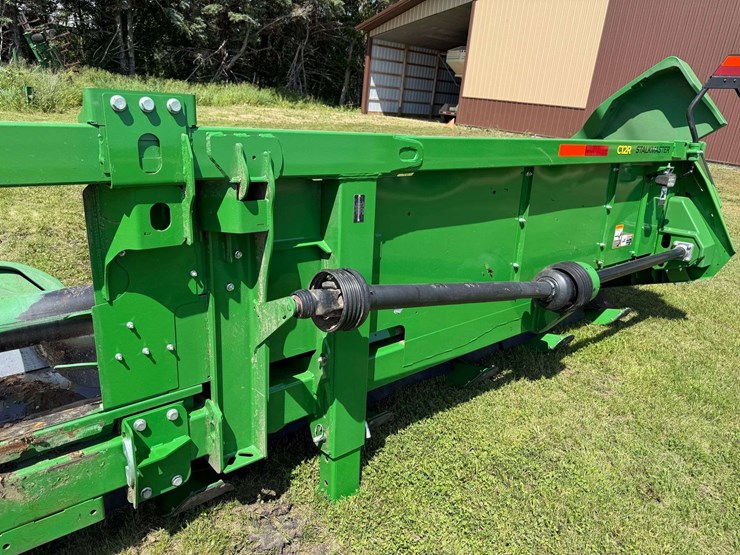 2021-john-deere-c12r-image-21