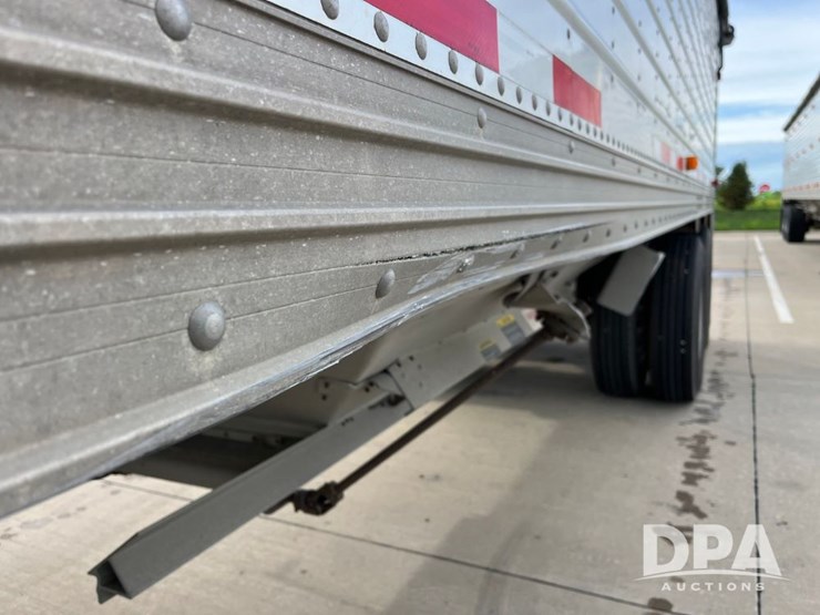 2015-timpte-grain-trailer-image-30
