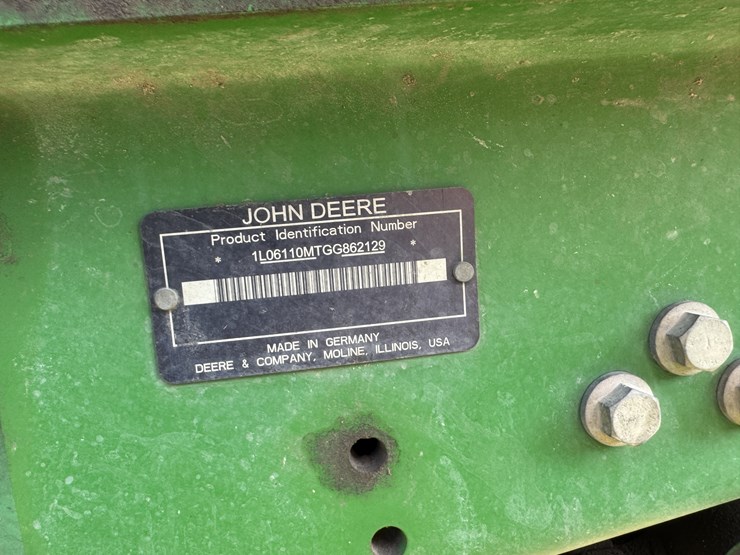 2016-john-deere-6110m-image-15