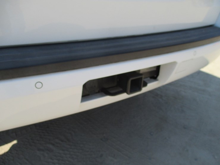 2016-chevrolet-tahoe-ls-image-14
