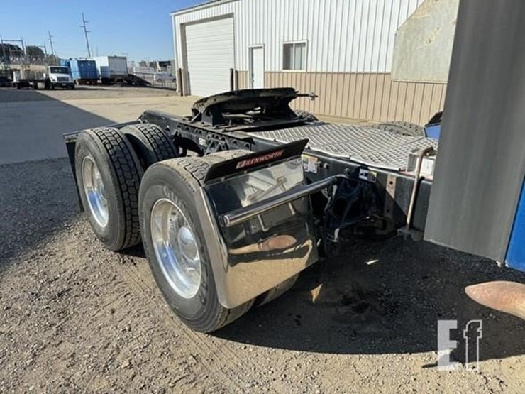 2018-kenworth-t680-image-33