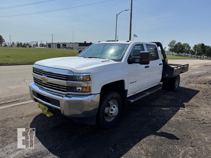 2015-chevrolet-3500hd-image-1
