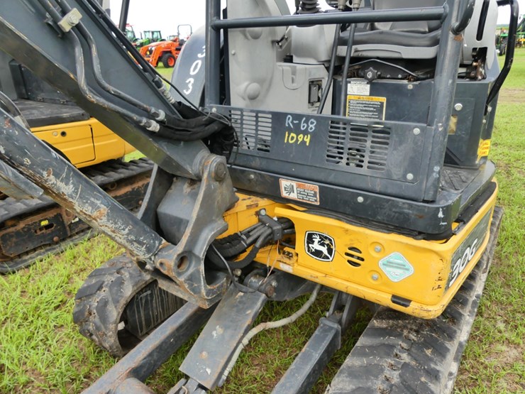 2018-deere-30g-image-11