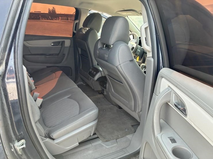 2017-chevrolet-traverse-image-10