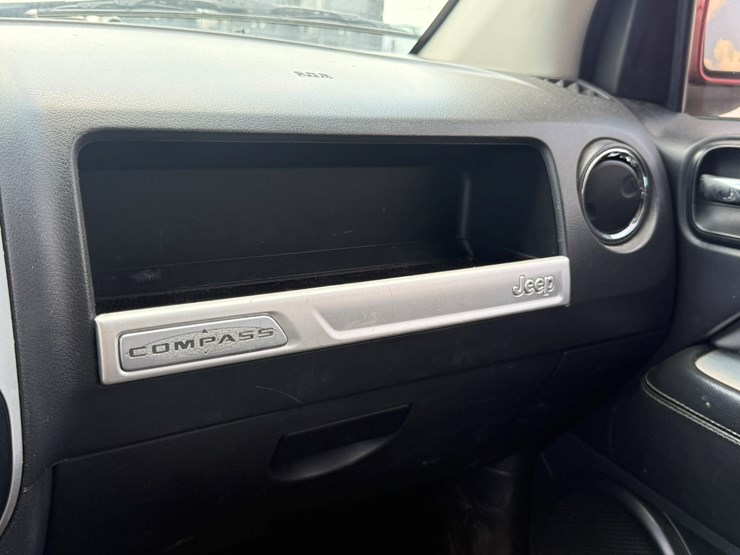 2016-jeep-compass-image-29