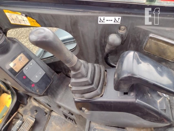 2007-deere-35d-image-9