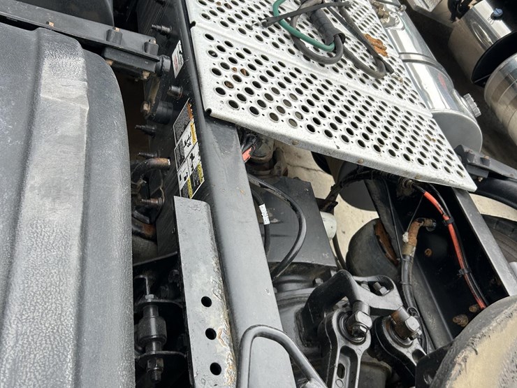 2020-kenworth-t800-image-15