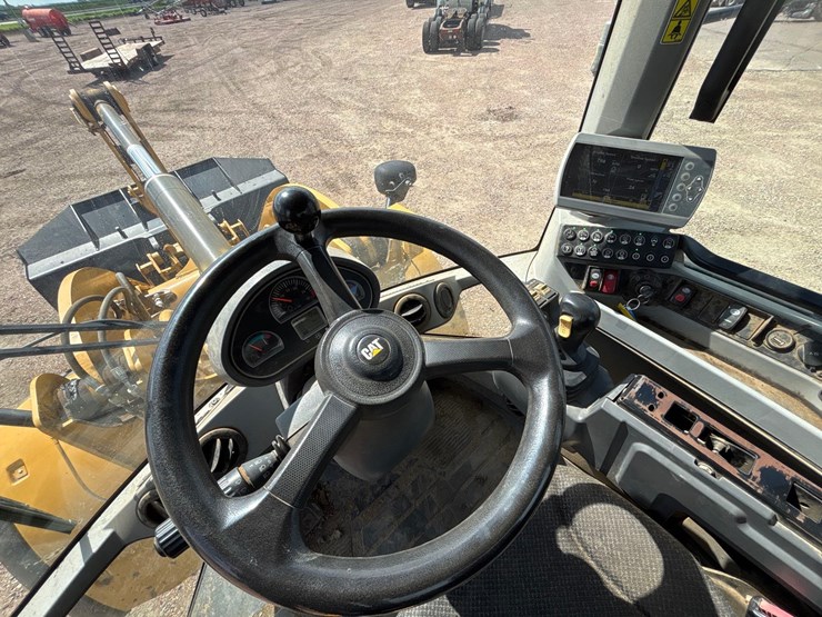 2012-caterpillar-930-image-31