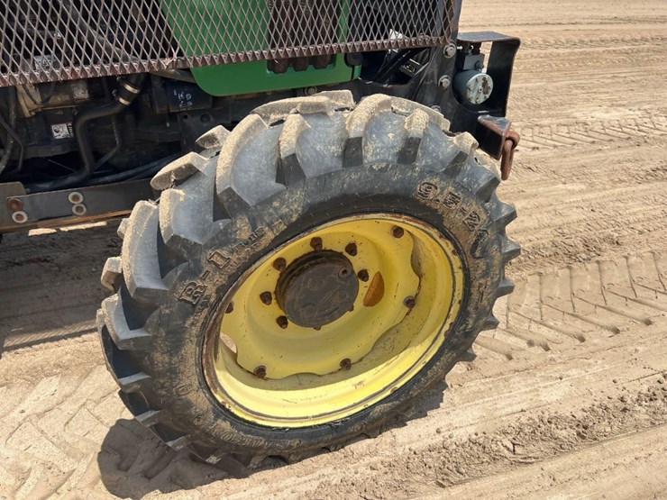 2004-john-deere-5320-image-12