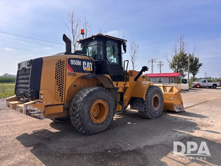 2014-caterpillar-950m-image-9