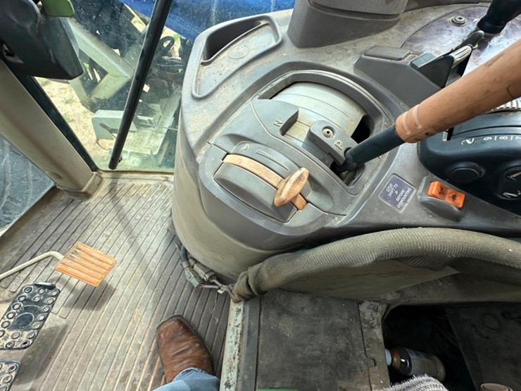 2010-john-deere-6230-premium-image-35