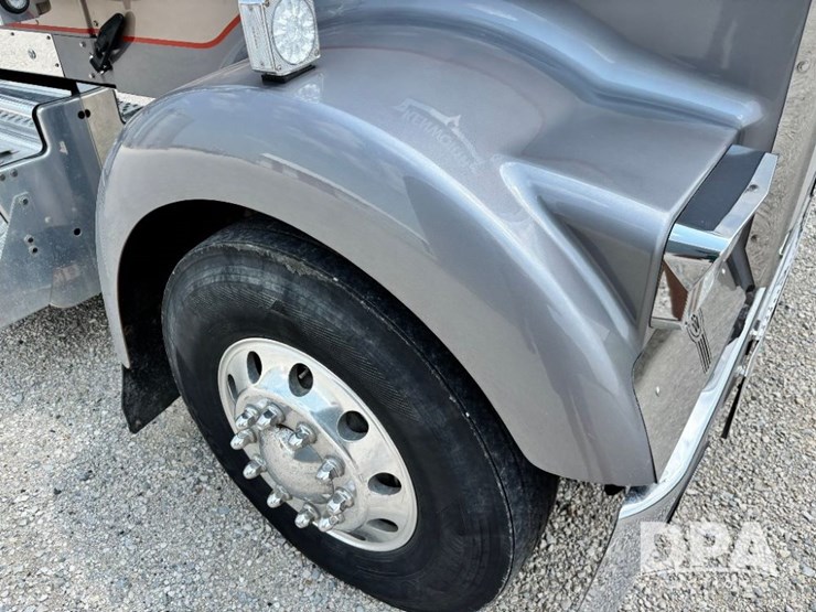 2014-kenworth-w900-image-56