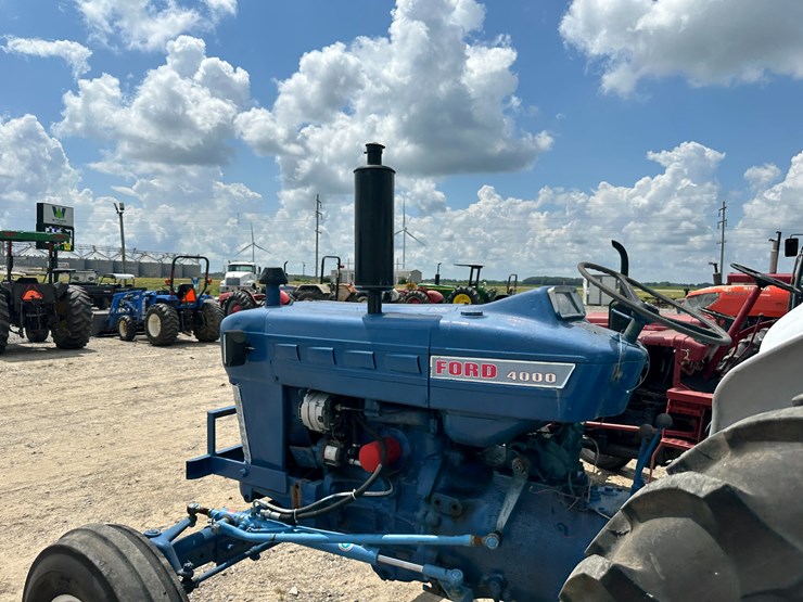 ford-4000-image-19