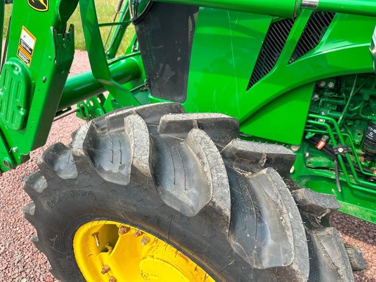 2018-john-deere-5075m-image-12