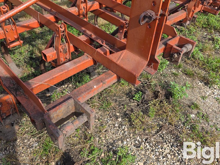 case-1200m-field-cultivator-image-13