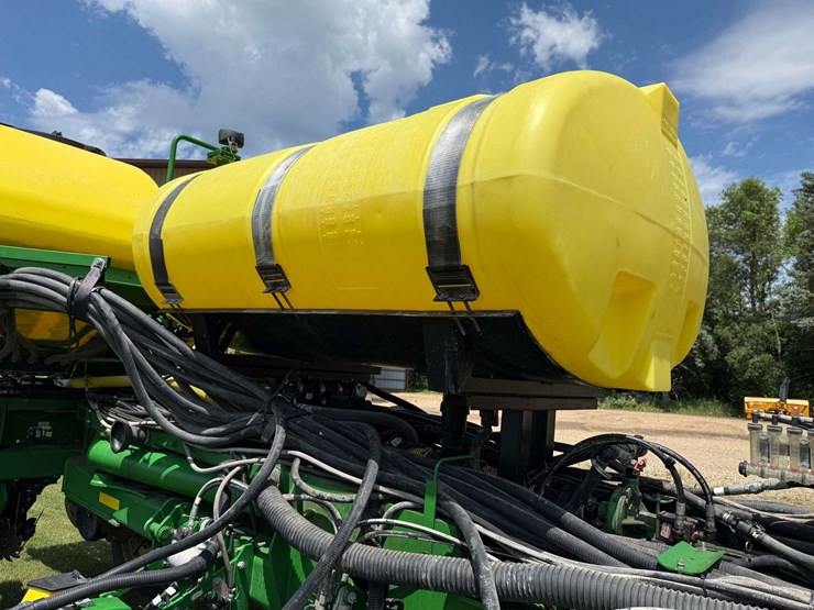 2014-john-deere-1770nt-image-49