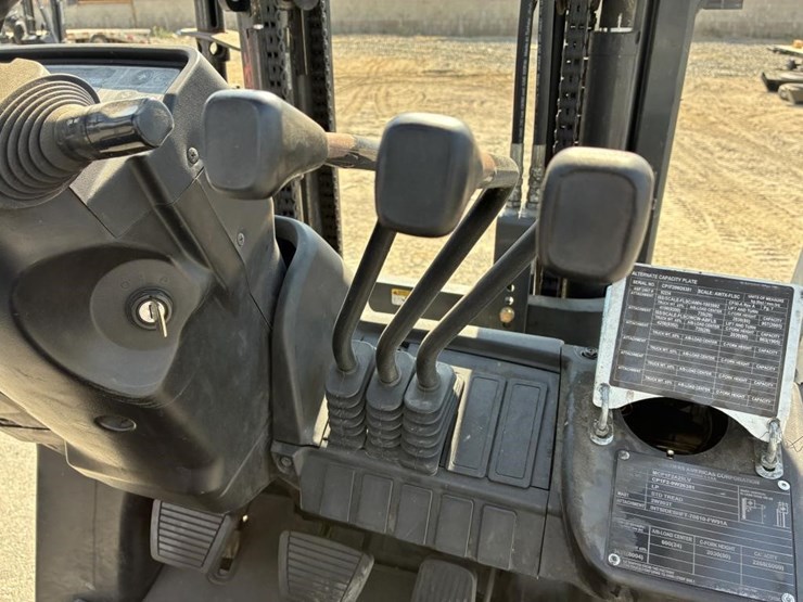 2017-unicarriers-mcp1f2a25lv-forklift-image-13