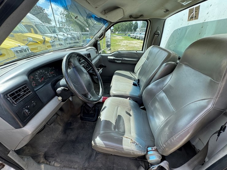 2006-ford-f650-xl-image-5