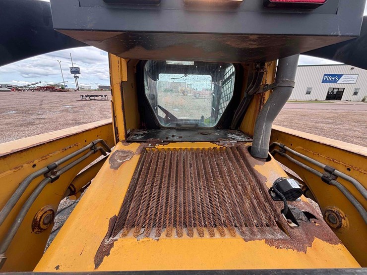 2007-deere-328-image-14