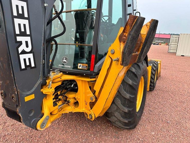 2018-deere-310sl-image-22