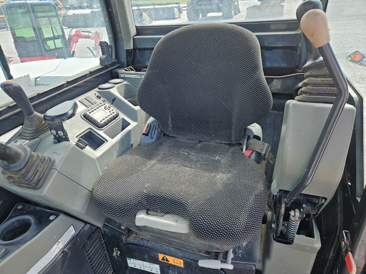 2019-bobcat-e85-image-12