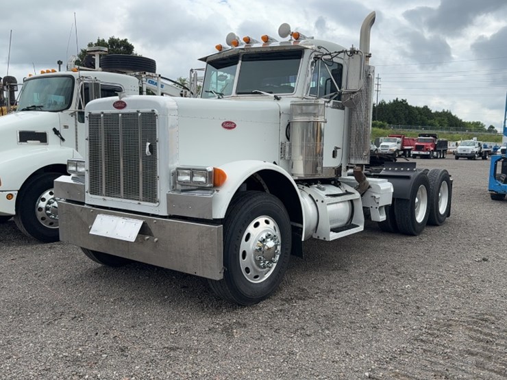 2003-peterbilt-379-image-1