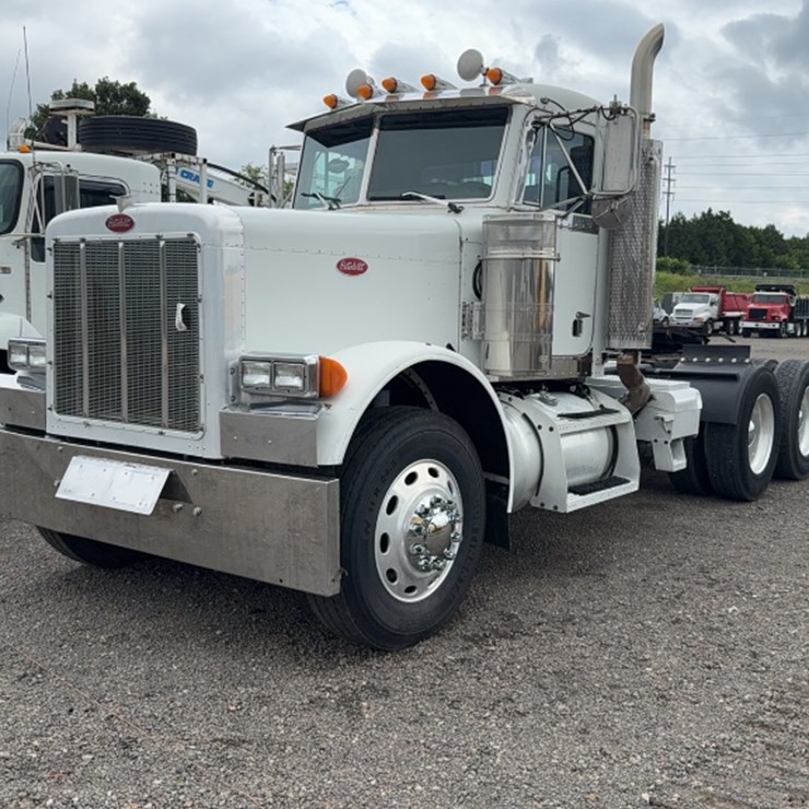 2003 PETERBILT 379