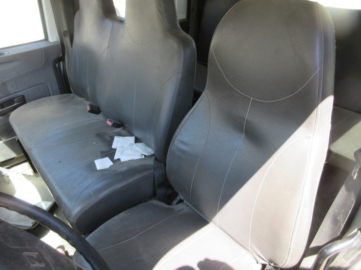 2014-international-durastar-4300-image-10