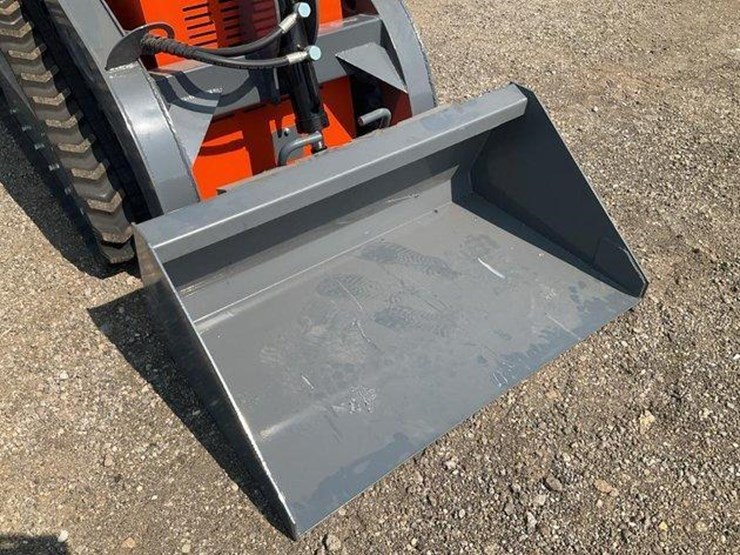 #1002-•-hurricane-hrc-700-mini-skid-steer-loader-image-26