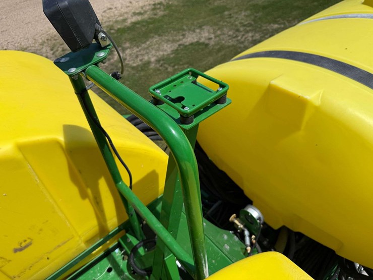 2014-john-deere-1770nt-image-35