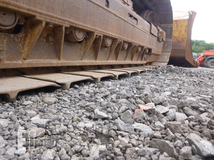 2005-caterpillar-d4g-xl-image-35