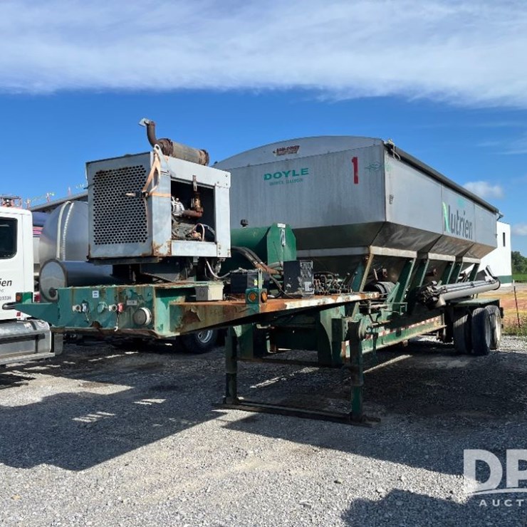 2013 B-B Dry Tender Trailer (JN2474, Unit 00038)