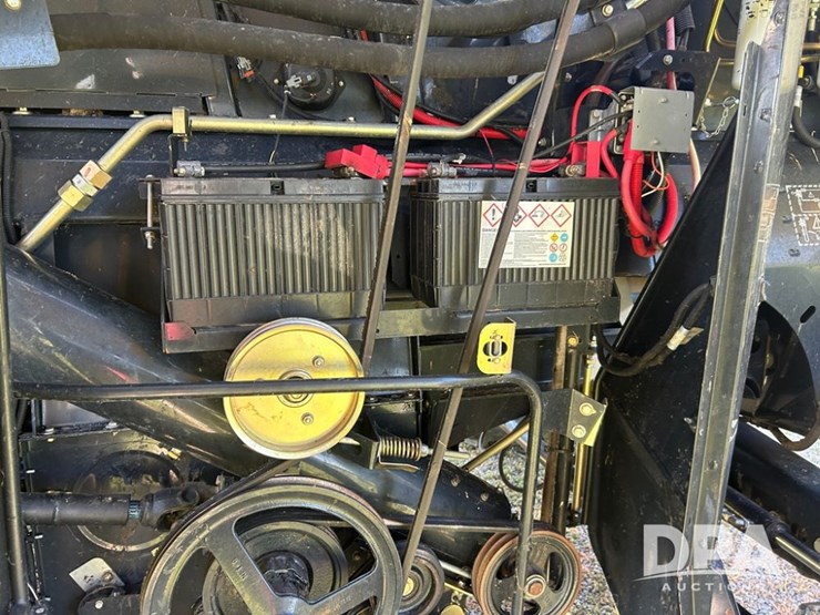 2011-new-holland-cr9060-image-34