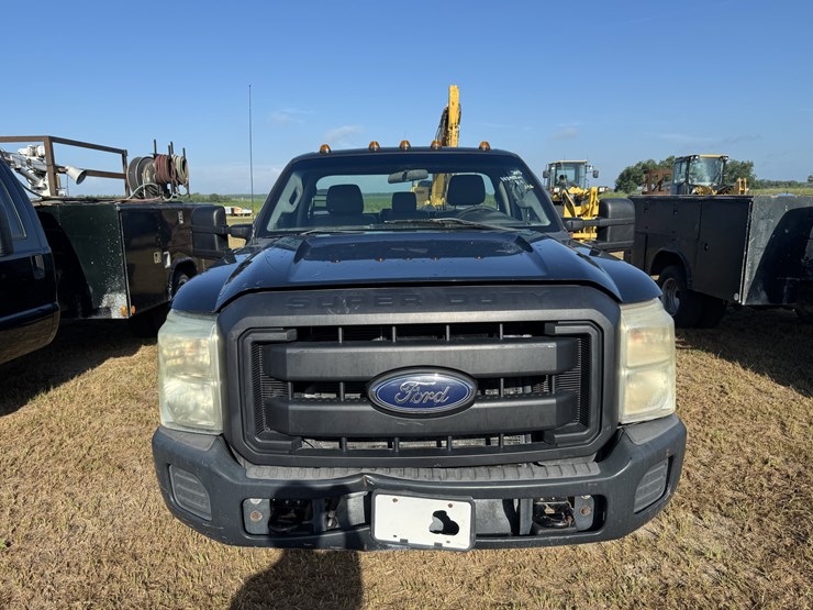 2013-ford-f350-xl-image-3