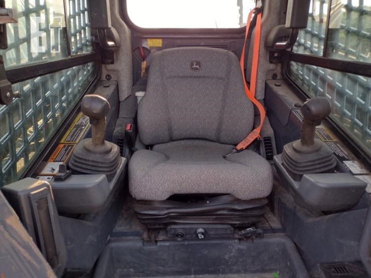 2022-deere-333g-image-11