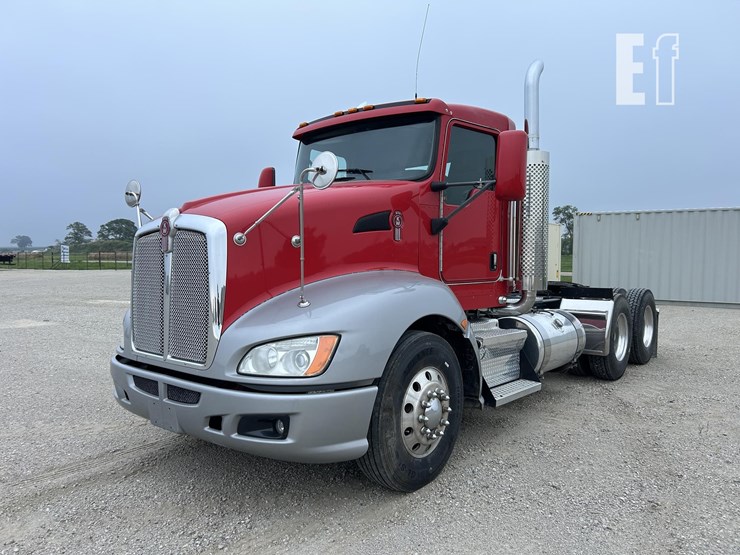 2014-kenworth-t600-image-1