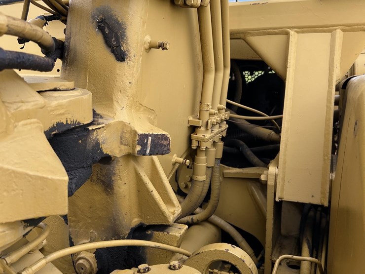 caterpillar-613b-image-46