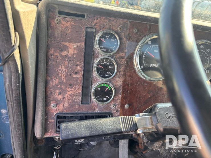 2002-ihc-9400i-day-cab-truck-(gp10940,-unit-109996)-image-82