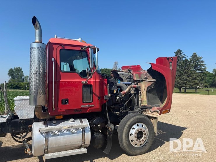 2006-mack-chn613-image-62
