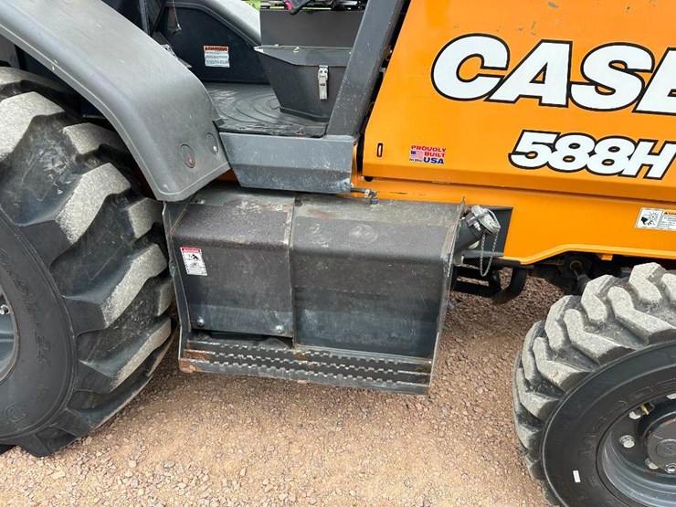 2019-case-588h-image-11