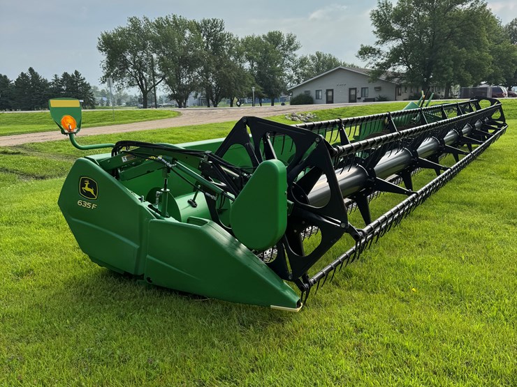 2011-john-deere-635f-image-7